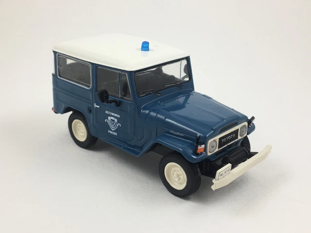 Rhino Model 1:64 – FJ Cruiser FJ40 – Modello Die-cast In Metallo Con Custodia E Stand