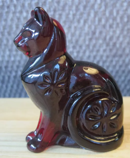 The Franklin Mint The Curio Cabinet Cat Collection - Ruby Glass Exc. Cond.