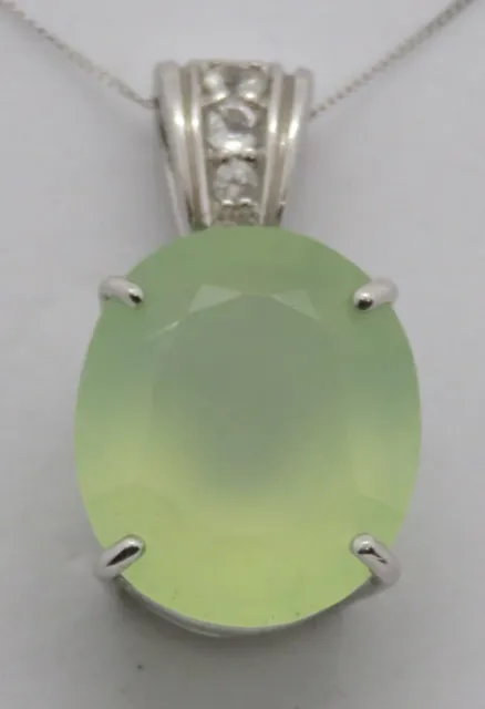 9 carat solid white gold & green jade vintage Art Deco antique pendant necklace