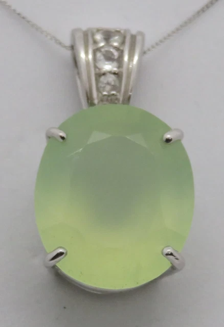 9 carat solid white gold & green jade vintage Art Deco antique pendant necklace