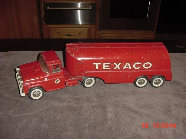 1960's Texaco Tanker Pressed Steel Toy Truck 24” Long With White Walls !!