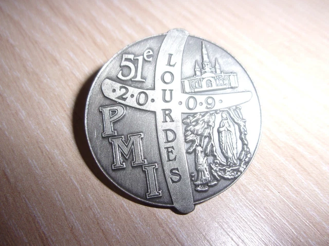 ANCIEN INSIGNE MILITAIRE XXXVIII PELERINAGE MILITAIRE INTERNATIONAL Lourdes 124886075985