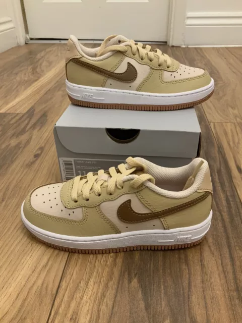 Nike FORCE 1 LV8(PS)UK taglia 10,5 (bambini)/Euro 28/bianco perla/sesamo marrone ale