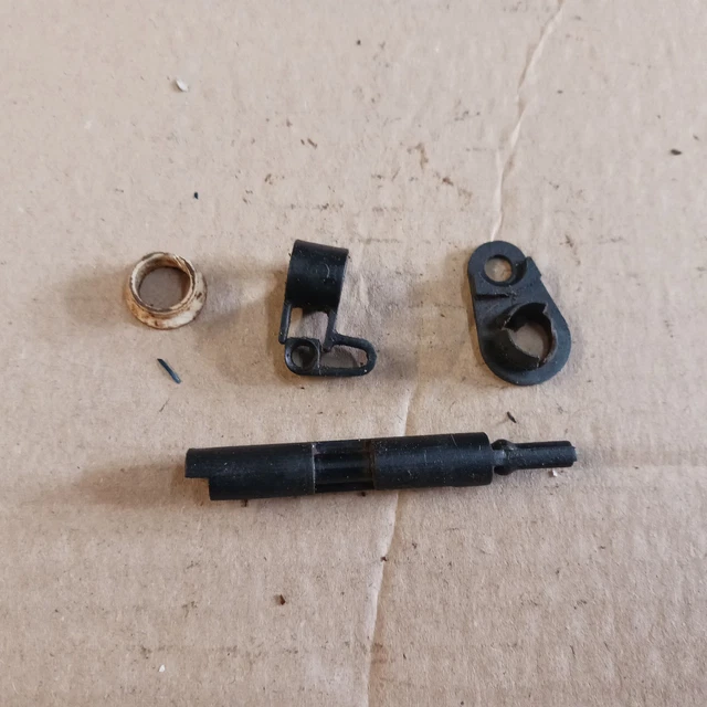 JOHNSON EVINRUDE OUTBOARD ENGINE CHOKE KNOB/BUSH AND LINK 4hp £19.99 ...