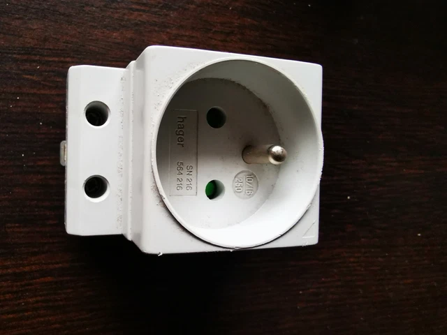 Prise de courant modulaire 16A 2P+T - HAGER : SN216