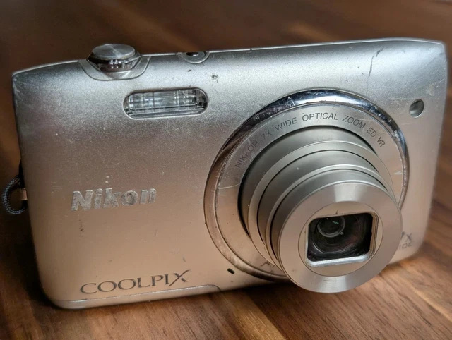 M*)様 Nikon COOLPIX S3500 silver Amazon.com : Nikon COOLPIX S3500 20.1 MP Digital Camera with