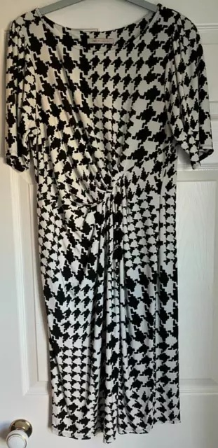 M&S Collection Ladies Black/Mix Short Sleeve Dress - Size 16 - Excellent Cond