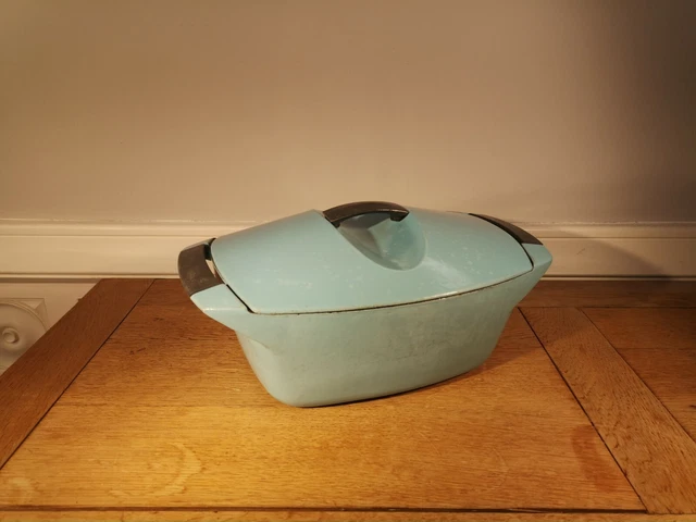 Cocotte en fonte bleue le creuset par raymond loewy – Artoft