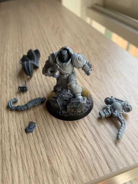 Warhammer 40K Space Marines Tor Garadon Imperial Fists - Primed Grey Seer