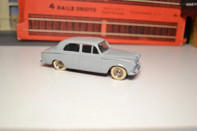 DINKY TOYS – Réf 24B – Peugeot 403 pour pièces - Jeux & Jouets