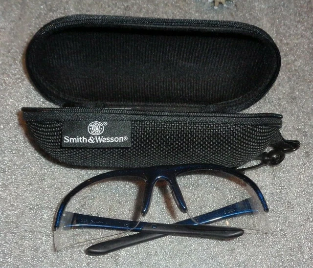 genuine pair men's Smith & Wesson protective glasses with case