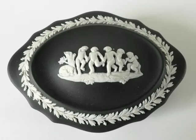 Wedgwood Nero Jasperware Portagioie Barca a Forma Di Cherubini 2