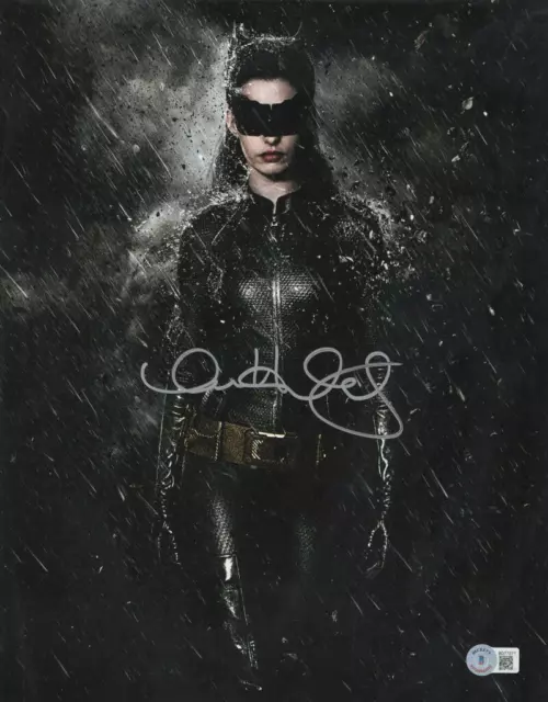 Hot Sexy Anne Hathaway Signed 11X14 Photo Dark Knight Catwoman Beckett Coa A