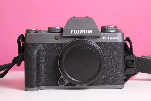 Fujifilm X-T200 (Dark Silver) 24mp Mirrorless Film Simulation Camera GOOD USED!