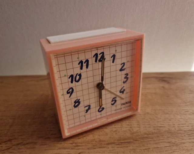 Toller DDR Wecker pink Jugendreihe VEB Uhrenwerk Ruhla neuwertig funktioniert