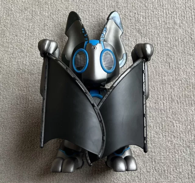 Nocto Interactive Bat Robot Toy 3