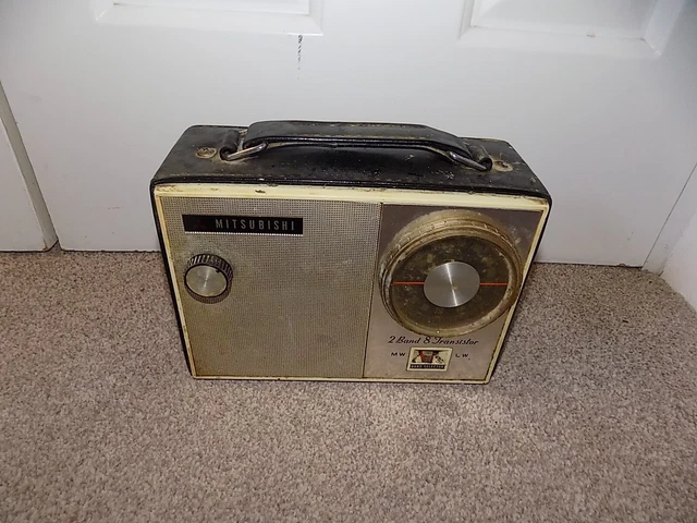 Mitsubishi 8X-815L 8 Transistor Radio Black UNTESTED Sold as SPARES/PARTS