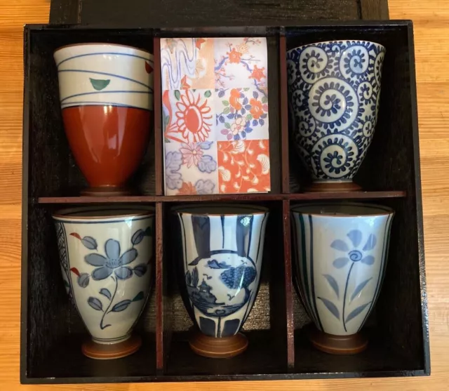 Japanese Hizen Arita ware "Kyoto old dyed" cups set in wooden presentation box