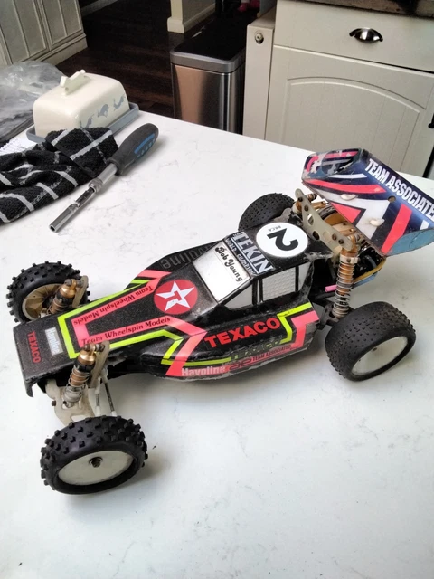 Team Associated RC10B74.2 CE Team 1/10 4WD Off-Road E-Buggy Kit – Area 51.2