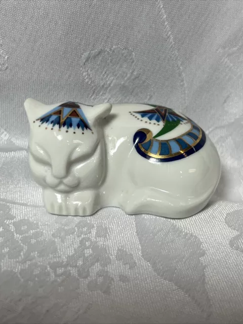 Ap23- Vintage ELIZABETH ARDEN  Treasures of the Pharaoh Porcelain Cat Pomander