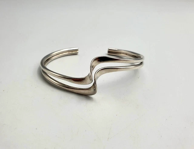 Lovely Solid Sterling Silver Wave Design Bangle, Fully Hallmarked