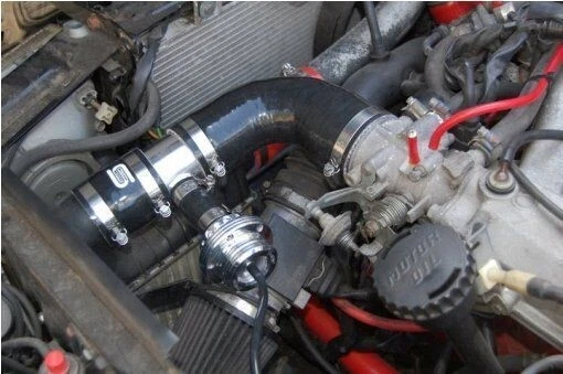 FMFK060 - Kit valvola di scarico e raccordi Forge Motorsport - adatto a Saab 900 T16S