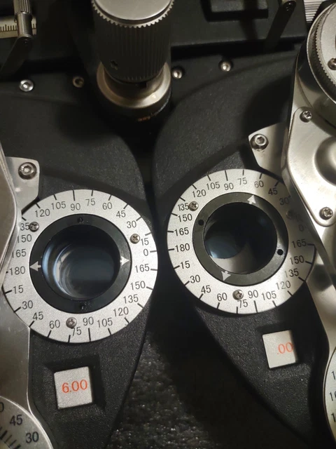 Phoropter  minus cylinder