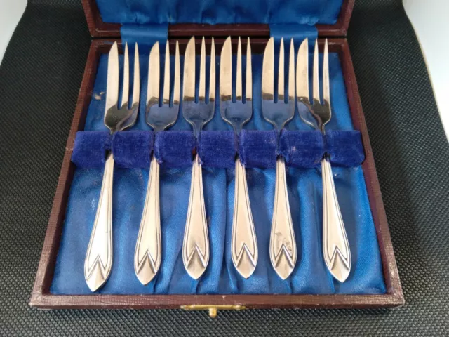 Vintage Six Silver Plate EPNS Cake Forks Boxed
