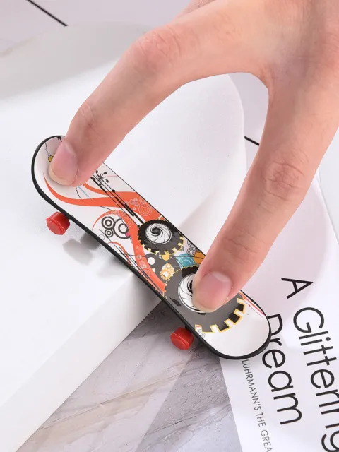 Finduat Mini Fingerboards Finger Skateboard Toy, Creative