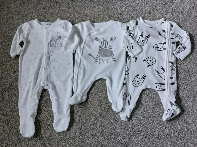 Pacchetto vestiti BAMBINO neonato &0-3 mesi unisex, tute, gilet, cardi, conforto 2