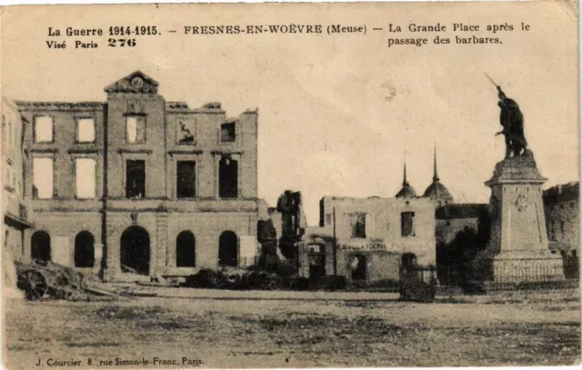 CPA Fresnes in Woevre-La Grande Place after the passage of the barbarians (232353)