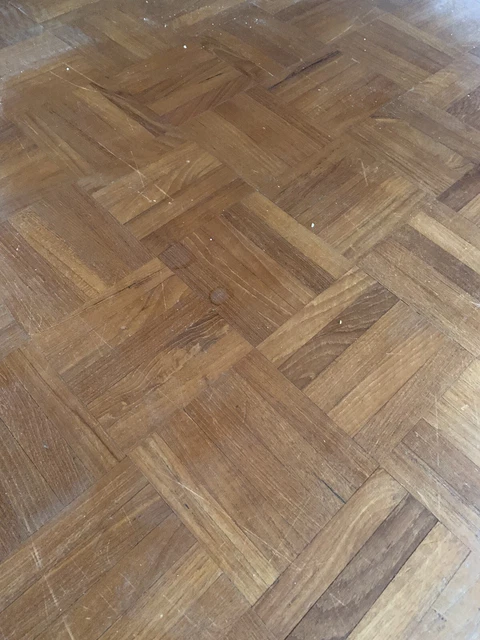 80 dedos/bloques de parquet de teca sólida recuperados. Buen estado.