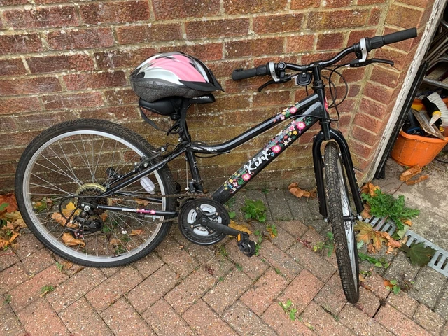APOLLO KINX Child's Mountain Bike 20 inch wheels and helmet