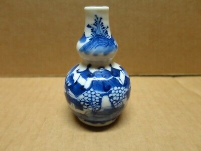CHINE ancien petit vase bouteille en porcelaine blanc bleu à double renflement