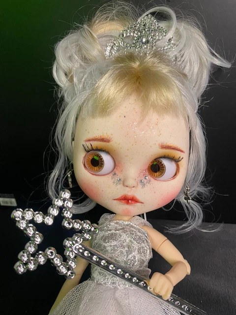 Factory blythe best sale doll