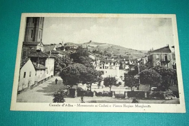 Cartolina Canale d' Alba - Monumento ai Caduti e Piazza Regina Margherita 1940.