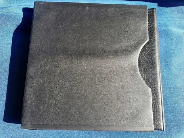 Lindner France, reliure noire + coffret, comme neuf, voir photos
