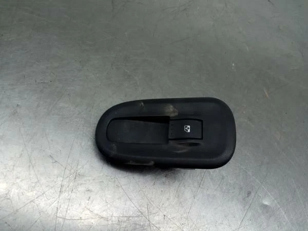8200548968 commande léve-glace avant droit renault master kipper