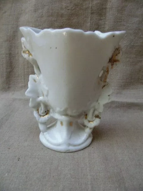 VASE DE MARIEE ANCIEN EN PORCELAINE BLANCHE XIXème SIECLE