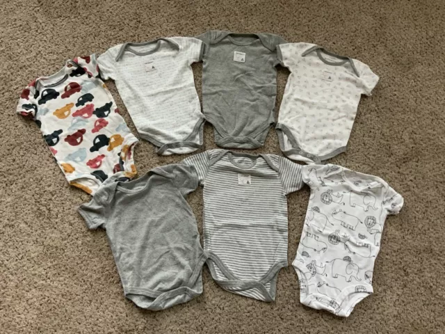 Lot Bundle of 7 Baby Boy 3-6 months Burt’s Bees and Carters Bodysuits Clothing