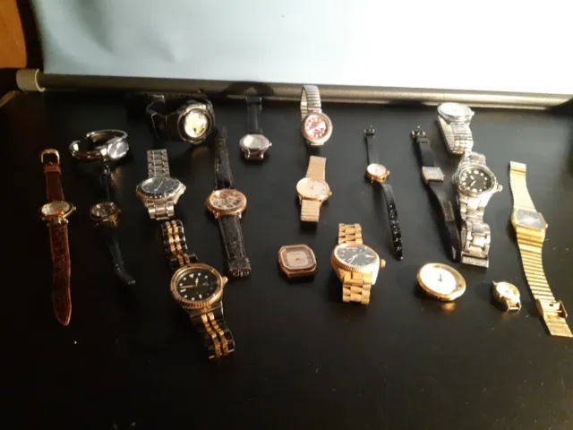 Joblot Of Watches Sold Has Spares So Not Working And Some Are Incomplete
