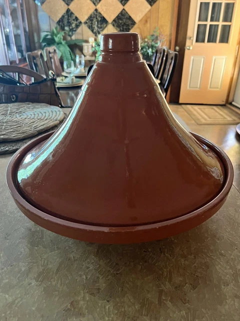 MAGNÍFICO NUEVO Sur La Table 13" Terra Glaze Tajine Hecho en Portugal