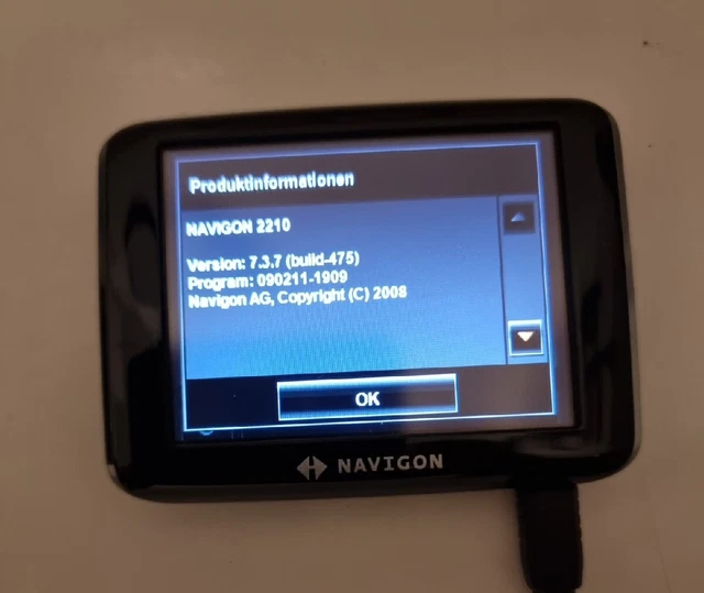 Navigon 2210 Europe, 2 Ladekabel (Auto u. Steckdose), Halterung, Schutzcase