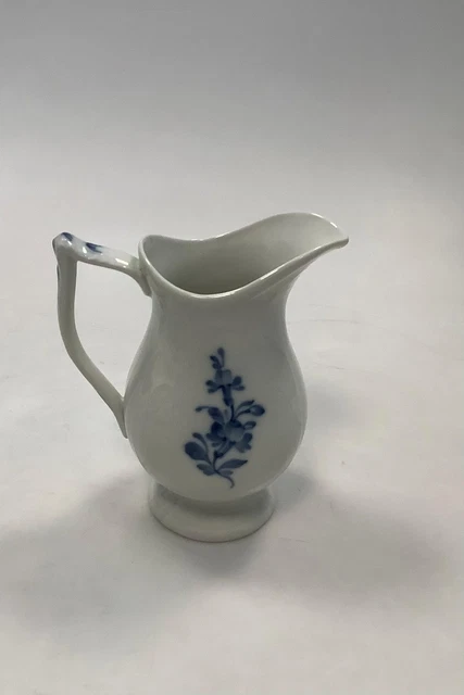 Royal Copenhagen Juliane Marie Crema Brocca No 12040