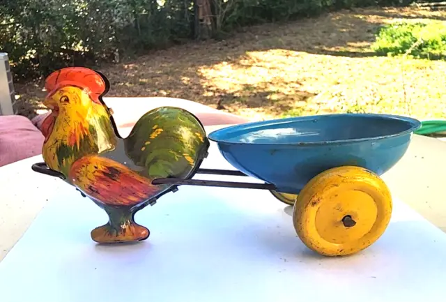 Wyandotte Tin Rooster Chicken Pulling Oval Egg Cart Vintage Pull Toy Easter