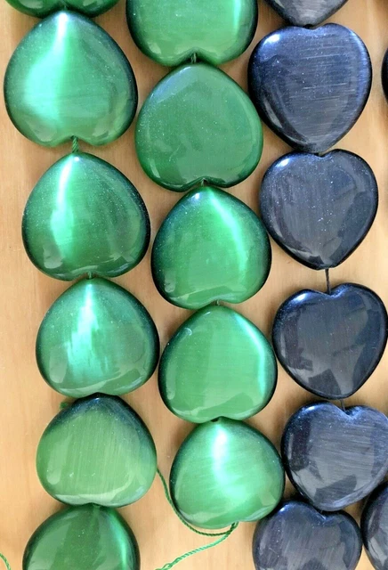 30mm Heart Glass Beads, jewellery making, necklaces, crafts. 14 per strand