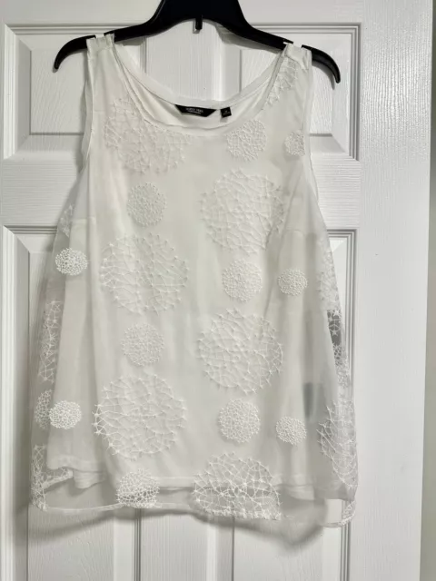 Simply Vera Vera Wang White Sleevless Layered Top Sz Medium Nwt