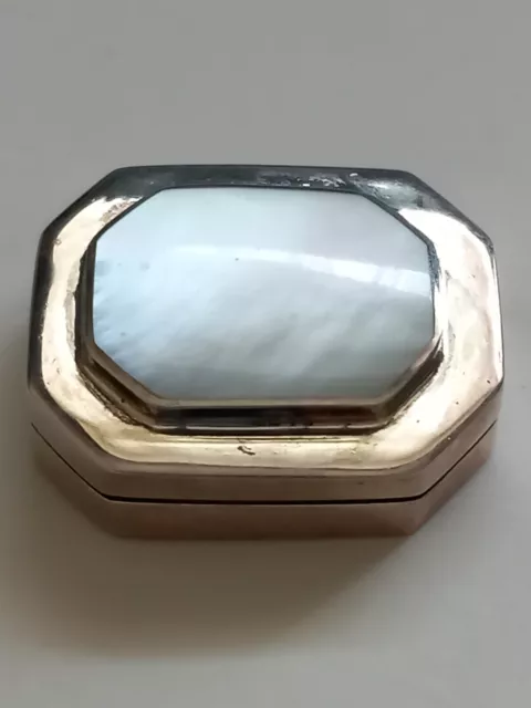 Modern Sterling Silver / Mother of Pearl  solid pill Box