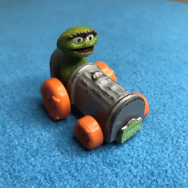 HASBRO MUPPETS / Sesame Street Oscar Trash can toy car 1981 die cast