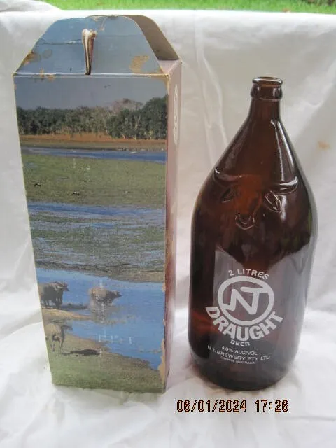 NT Draught DARWIN STUBBY Empty Beer Bottle BUFFALO HEAD Original Box COLLECTORS 3